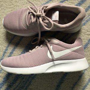 Women Nike Tanjun Running Shoe